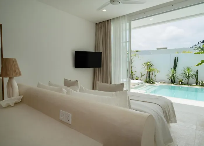 Nisi Bingin, * Uluwatu (Bali)