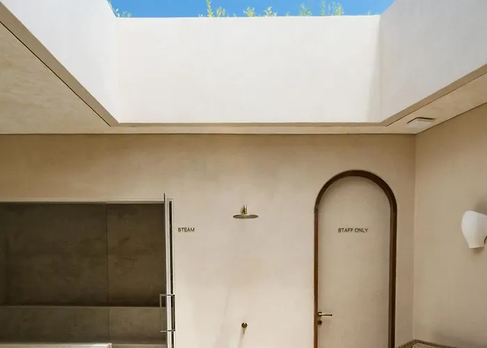 Villa Nisi Bingin, *