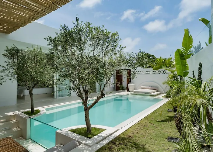 Nisi Bingin, Villa